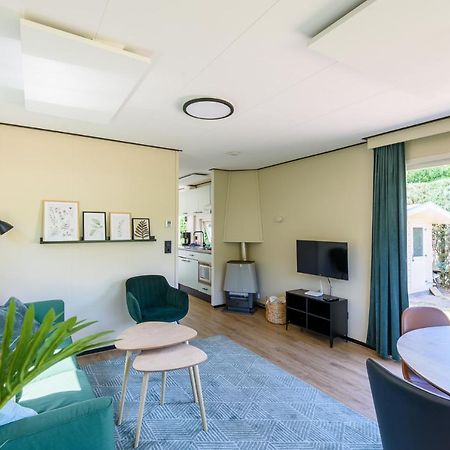 פוטן Gezellig Chalet Aan De Veluwse Bosrand מראה חיצוני תמונה