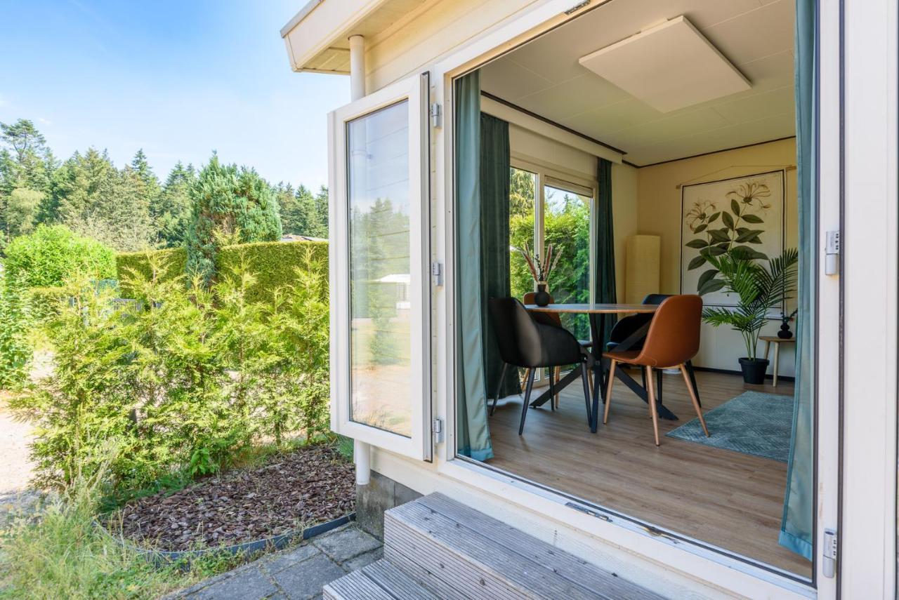 פוטן Gezellig Chalet Aan De Veluwse Bosrand מראה חיצוני תמונה