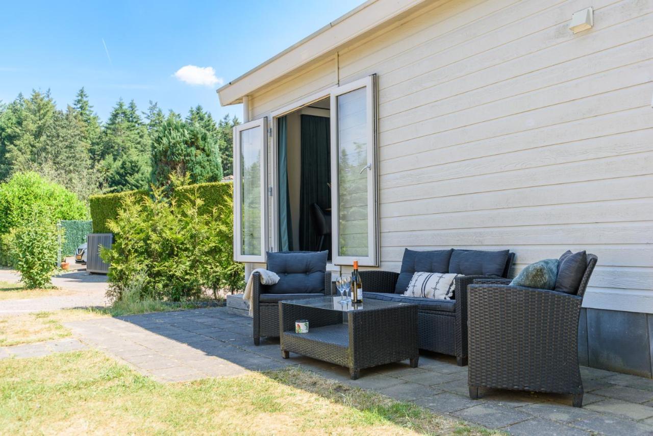 פוטן Gezellig Chalet Aan De Veluwse Bosrand מראה חיצוני תמונה
